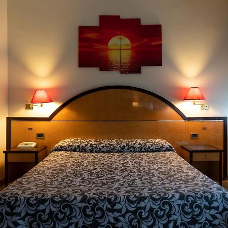 H&L Hotel Чинизелло-Бальзамо Экстерьер фото