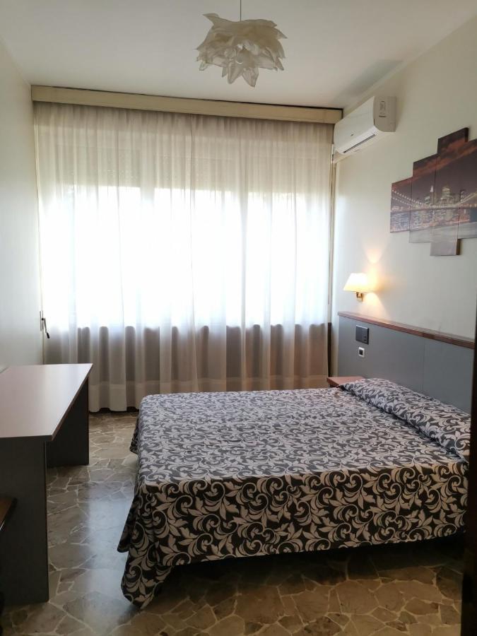 H&L Hotel Чинизелло-Бальзамо Экстерьер фото